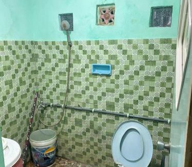 Moni House | Homestay Century Moni Waturaka
