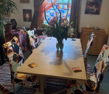 Glastonbury House | Homestay in The Heart Of Avalon
