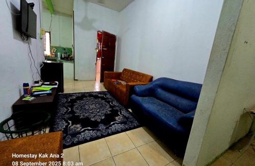 Pasir Puteh House | Homestay Kak Ana