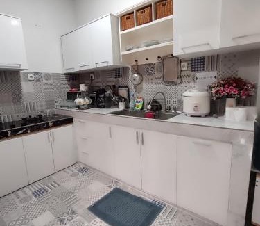 Laweyan Apartment | Homestay Laweyan