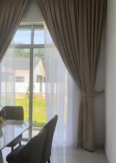 Sungai Baru Tengah House | Homestay Mdm Mai 2