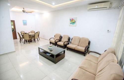Miri House | Homestay Miri Four Bedroom 17pax