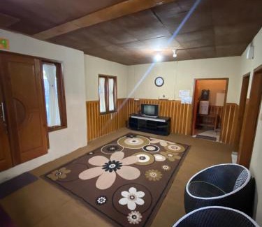 Rancabali House | Homestay Nadiviya Alamendah