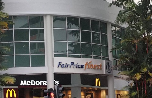 Woodlands Apartment | Homestay Near MRT/subway & 300+ eateries Clean, quiet & safe Private room