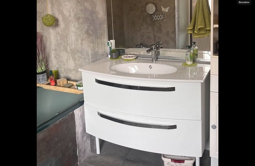 Paroisse Notre-Dame Bed & Breakfast | Homestay near train station