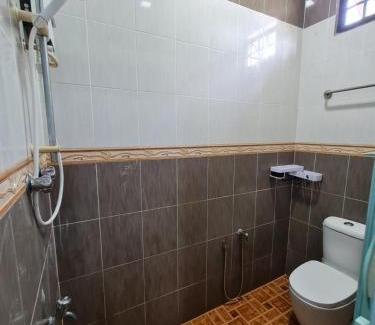 Kampung Seren House | Homestay Nukman Bukit Besi
