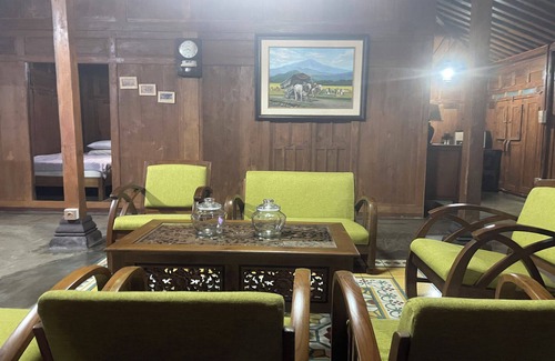 Sleman Hotel | Homestay Omah Embun