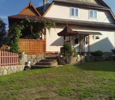 Tatariv House | Homestay Opryshky