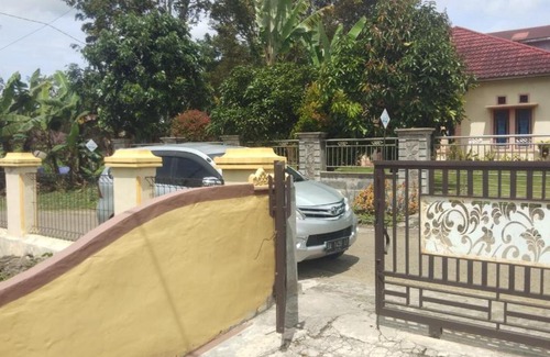 Sumatra House | HOMESTAY PARAK KAYU