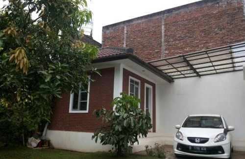 Garut House | Homestay Pesona
