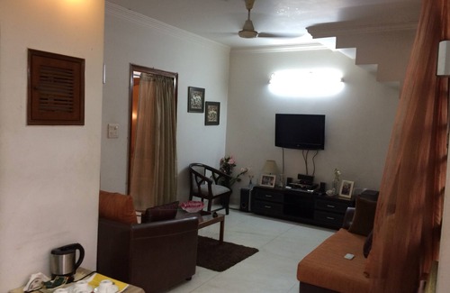 Noida Apartment | HomeStay Premium for Professionals