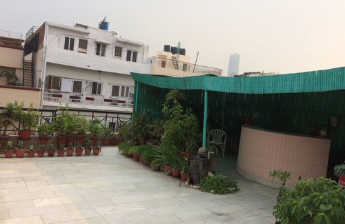 Noida Apartment | HomeStay Premium for Professionals