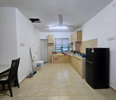 Kampung Gudang Rasau House | Homestay Sarah Ali Kuantan 3BEDROOM 2WASHROOM SELESA,BERSIH & LUAS