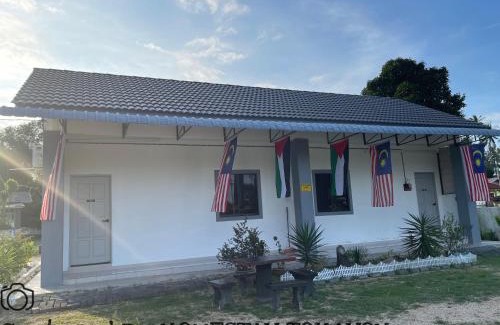 Kampung Rambutan Rendang House | Homestay Studio TOKAYOH