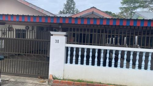 Tenom House | Homestay Taman Bahagia