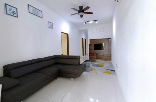 Seri Manjung House | HomeSTAY TAMAN MANJUNG POINT LUMUT PERAK