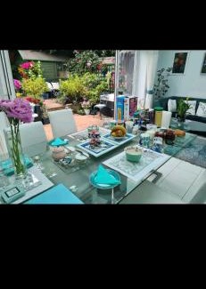 Southfields House | Homestay, Upmarket, Wimbledon & Southfields; beside tube; (20 mins to centre) walk to Tennis :