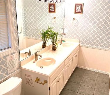 Northeast Carrollton House | Homestay
