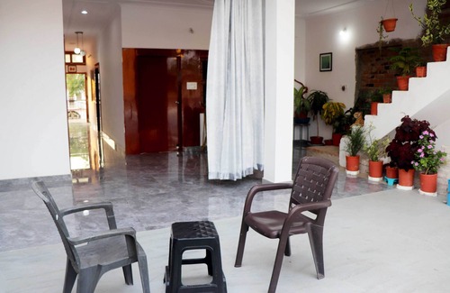 Khajuraho House | Homestay with Wellness Programme city tour and guide