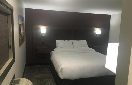 Vanderhoof Hotel | Homestead Inn & Suites