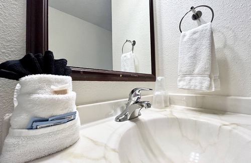 Wolf Point Hotel | Homestead Inn