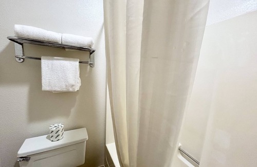 Wolf Point Hotel | Homestead Inn