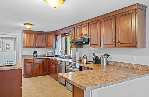 Stonington House | Homestead Near Mystic, Casinos & Beaches
