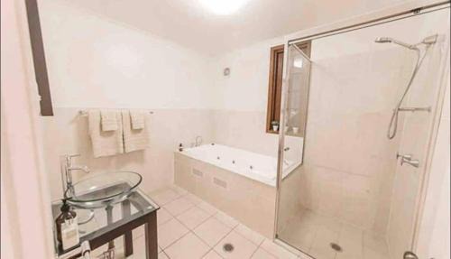 The Range House | Homestead on the Range - Sleeps 12