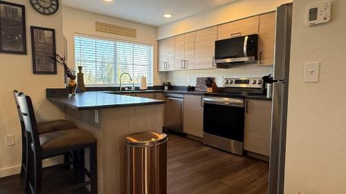 Sandpoint Apartment | Homestead Village - Two Bedroom Condo Balcony