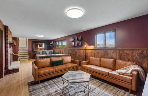 Plymouth House | Homestretch to Road America