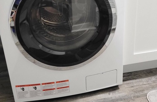 Crabtree Apartment | HomeSweetHome!1bed1bth w/ den.