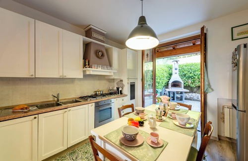 Besozzo House | HomeSweetHome Garden&LakeView, Besozzo, Italy
