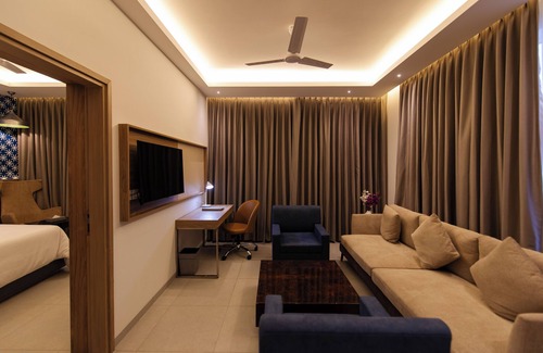 Alambagh Hotel | Hometel Alambagh Lucknow