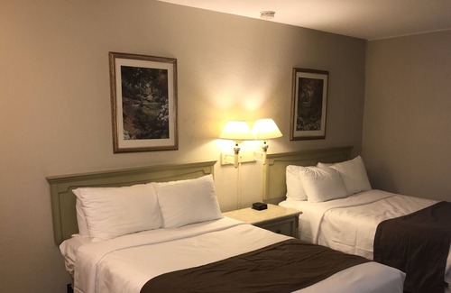 Berea Hotel | Hometown Inn Berea