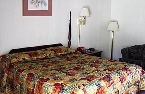 Spottswood Hotel | Hometown Inn Staunton