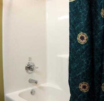 Schererville Hotel | Hometown Inn & Suites