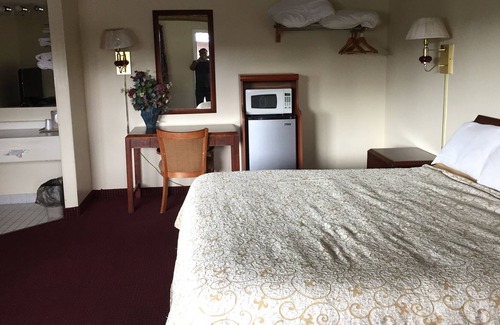 Morganfield Hotel | Hometown Inn