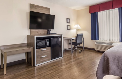 Thomasville Hotel | Hometown Inn