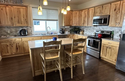 Orchard Homes House | Hometown Place - Solar Powered Newer Home