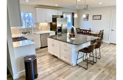 Mountain Home House | Hometown USA With Hot Tub and Fully Renovated