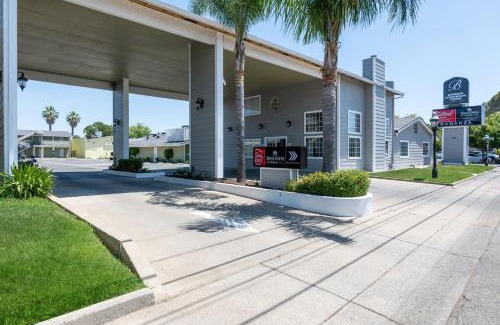 Yuba City Hotel | HomeTowne Studios by Red Roof Yuba City Bonanza - Marysville