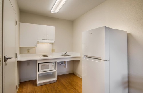 Glendale Hotel | HomeTowne Studios By Red Roof Denver - Glendale/Cherry Creek