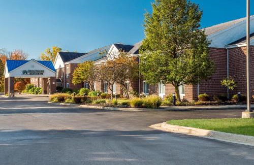 Okemos Hotel | HomeTowne Studios by Red Roof East Lansing - Okemos