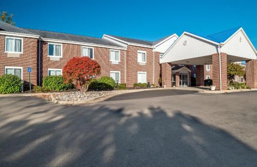 Okemos Hotel | HomeTowne Studios by Red Roof East Lansing - Okemos