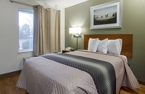 Winston - Salem Hotel | HomeTowne Studios by Red Roof Winston-Salem - University Pkwy