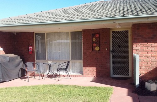 Mooroopna Apartment | Homewood Apartment-Self contained apartment
