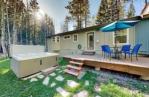 Tahoe Pines House | Homewood Cabin Among the Pines