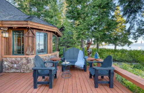 Homewood House | Homewood Lakefront by AvantStay Private Beach Lake Access Views