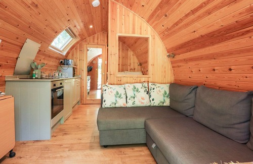 Knott End-on-Sea Cottage | HOMEWOOD POD, pet friendly, with hot tub in Garstang