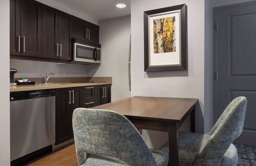Township of Woolwich Hotel | Homewood Suites by Hilton Waterloo/St. Jacobs